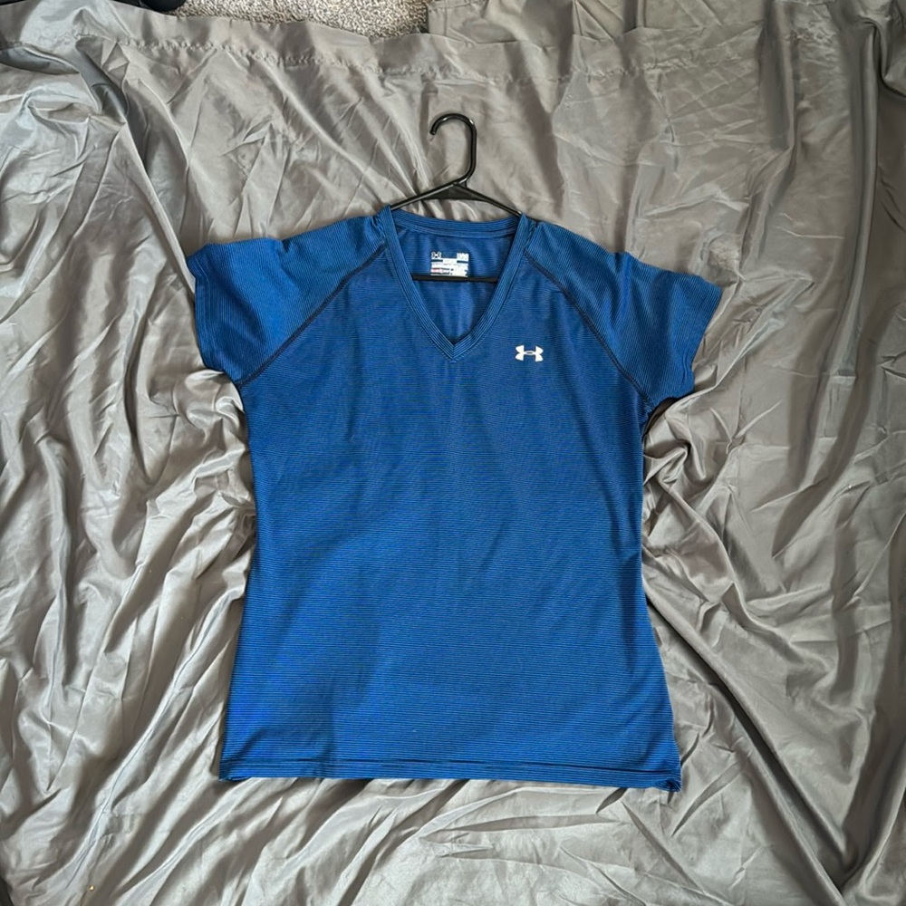 Women’s Under Armour V neck t shirt